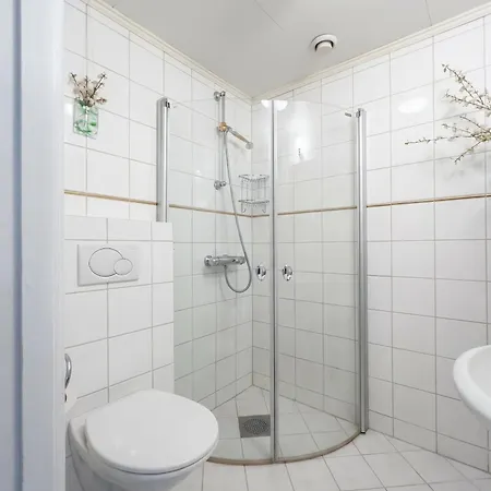 Js10 - 2br Views