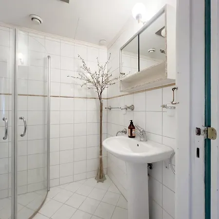 Js10 - 2br Views Apartment *
